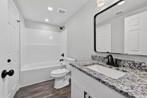 Bath - 600 Ranier Dr, Longview, TX 75604 photo 1 of 3