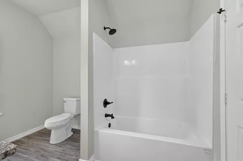 Bath - 600 Ranier Dr, Longview, TX 75604 photo 3 of 3