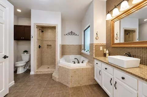 Bath - 3514 Thompson Rd, Longview, TX 75604 photo 2 of 3