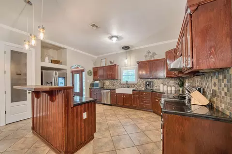 Kitchen - 3514 Thompson Rd, Longview, TX 75604 photo 2 of 5
