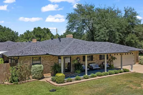 1610 Slaydon St, Henderson, TX 75654