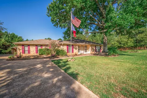 100 Mountain View Rd, Gladewater, TX 75647