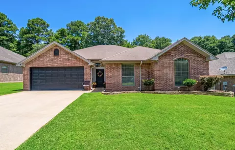 127 Labrador Ln, Hallsville, TX 75650
