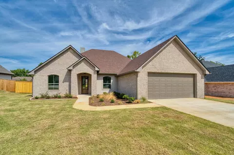 314 Saddle Brook Dr, Hallsville, TX 75650