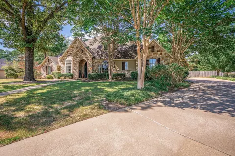 Exterior - 4405 Windrush Blvd, Longview, TX 75604 photo 4 of 10
