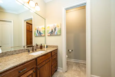 Bath - 4405 Windrush Blvd, Longview, TX 75604 photo 2 of 9