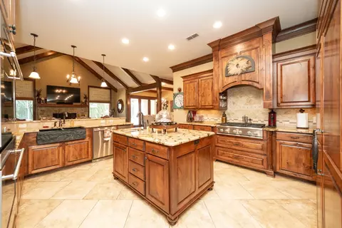 Kitchen - 4405 Windrush Blvd, Longview, TX 75604 photo 1 of 5
