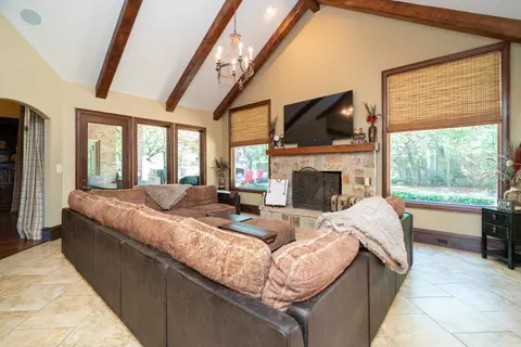 Living - 4405 Windrush Blvd, Longview, TX 75604 photo 5 of 5