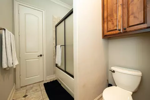 Bath - 4405 Windrush Blvd, Longview, TX 75604 photo 6 of 9