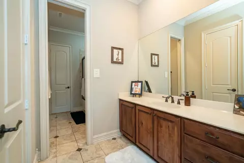 Bath - 4405 Windrush Blvd, Longview, TX 75604 photo 5 of 9