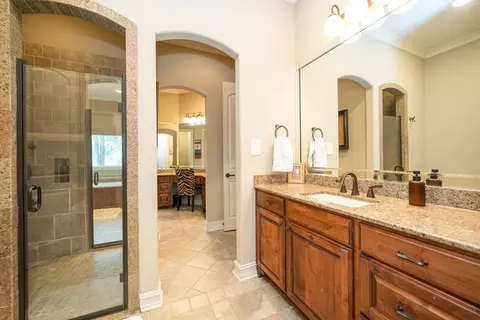 Bath - 4405 Windrush Blvd, Longview, TX 75604 photo 1 of 9