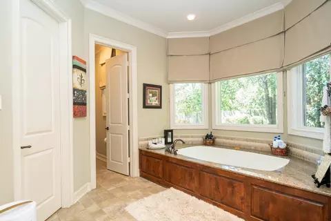 Bath - 4405 Windrush Blvd, Longview, TX 75604 photo 3 of 9