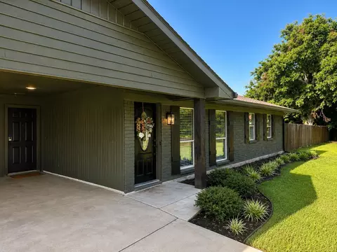 106 E Neal, Carthage, TX 75633