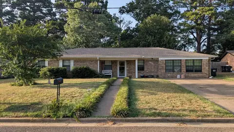 1922 Lee St, Longview, TX 75604