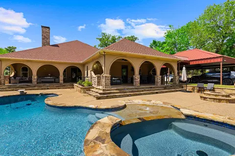 440 Susan Rd, Gladewater, TX 75647
