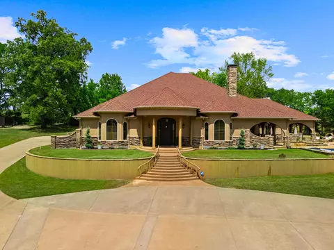 440 Susan Rd, Gladewater, TX 75647