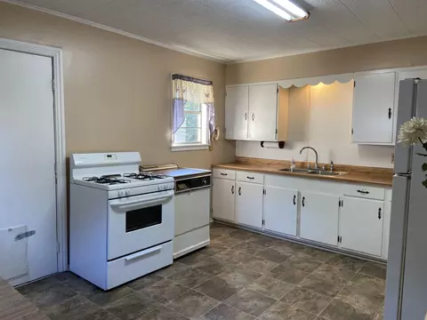 385 W York, Harleton, TX 75651 photo 3