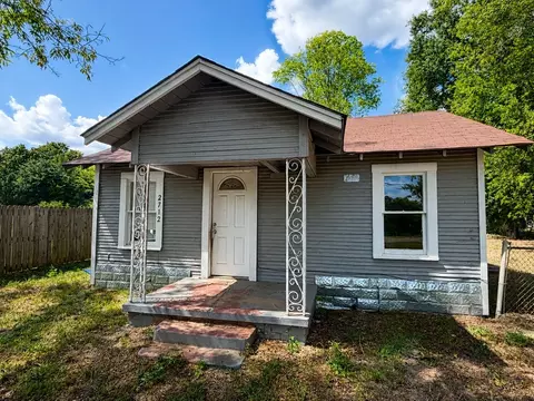2712 W Upshur, Gladewater, TX 75647