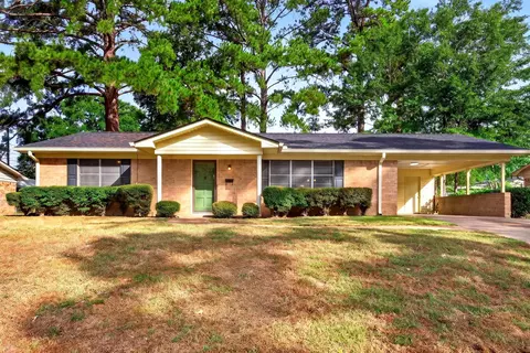 1516 Peterson Ln, Henderson, TX 75654