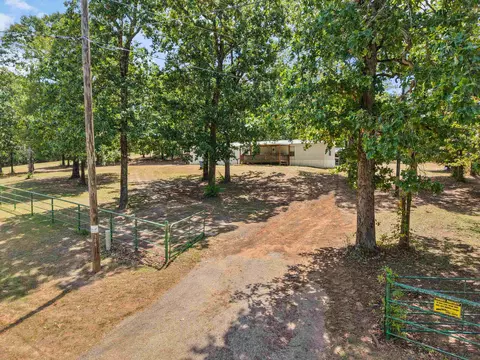 306 Forrest Hl, Lone Star, TX 75668