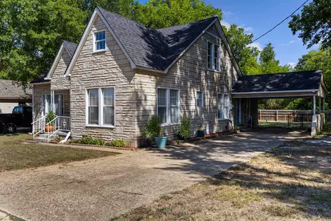404 Melba Ave, Gladewater, TX 75647