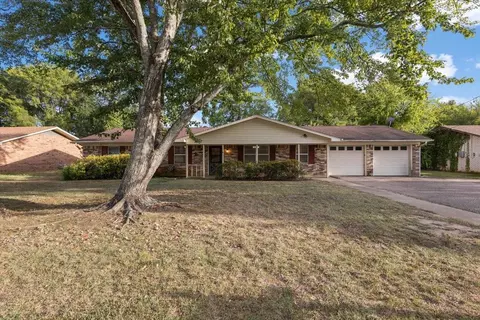 202 Sherwood, Longview, TX 75605