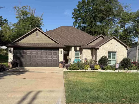 706 S Main, Henderson, TX 75654