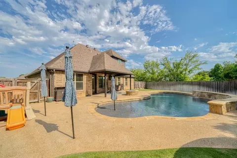 Exterior - 1613 Olympic Dr, Longview, TX 75605 photo 3 of 4