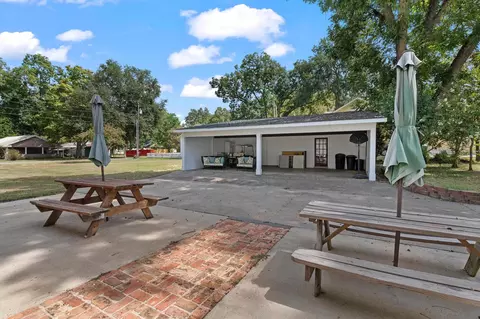 Exterior - 502 E Walker, Jefferson, TX 75657 photo 8 of 8