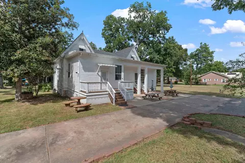Exterior - 502 E Walker, Jefferson, TX 75657 photo 7 of 8