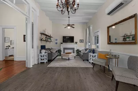 Living - 502 E Walker, Jefferson, TX 75657 photo 3 of 4