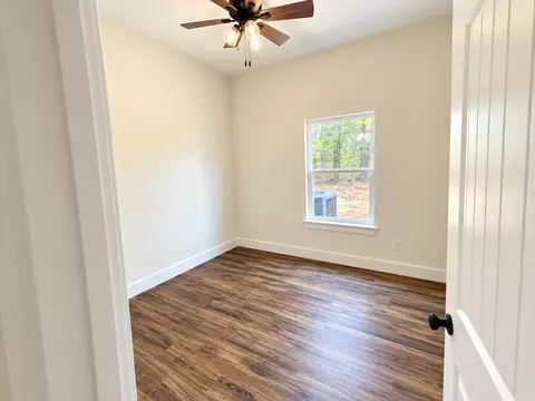 812 S Premier Rd, Longview, TX 75604 photo 5