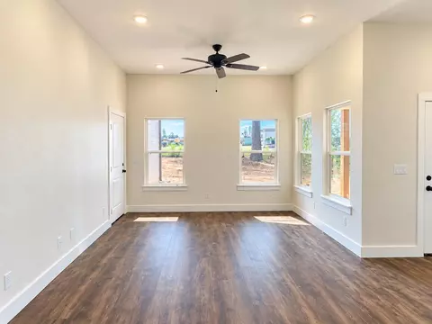 812 S Premier Rd, Longview, TX 75604 photo 4