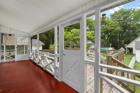 607 E Delta St, Jefferson, TX 75657 photo 24