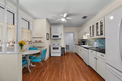 607 E Delta St, Jefferson, TX 75657 photo 15