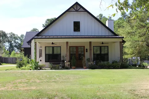 Exterior - 1912 George Richey Rd, Longview, TX 75604 photo 4 of 22