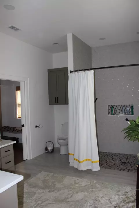 Bath - 1912 George Richey Rd, Longview, TX 75604 photo 5 of 7