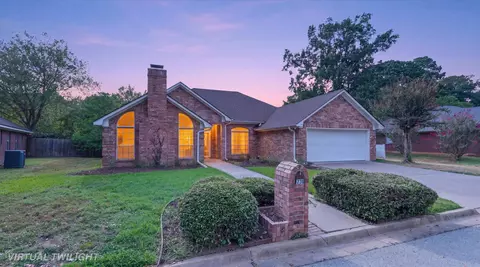 731 Montreal Dr, Longview, TX 75601