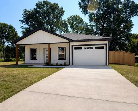 706 High St, Marshall, TX 75670