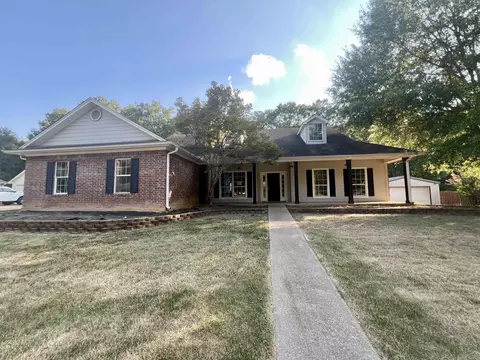 2906 Houston St, Kilgore, TX 75662