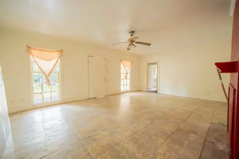 810 E Melton St, Longview, TX 75602 photo 7