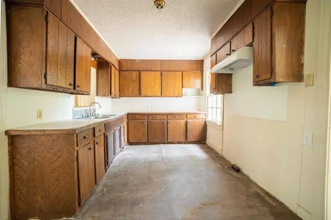 Kitchen - 810 E Melton St, Longview, TX 75602 photo 2 of 2