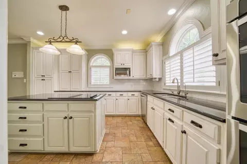 Kitchen - 3 Daisy Ct, Longview, TX 75604 photo 6 of 7