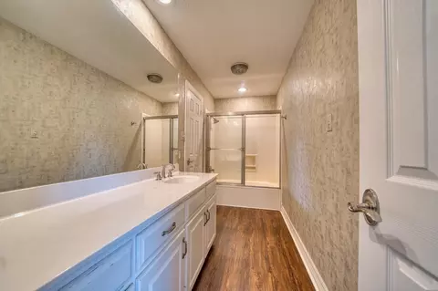 Bath - 3 Daisy Ct, Longview, TX 75604 photo 4 of 6