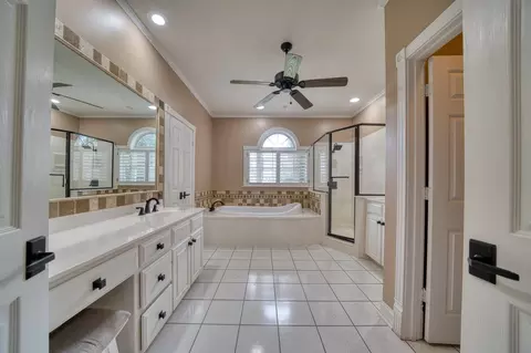 Bath - 3 Daisy Ct, Longview, TX 75604 photo 1 of 6