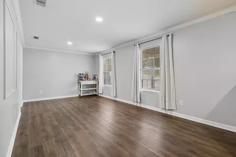 Living - 604 Gemi Dr, Longview, TX 75604 photo 1 of 1