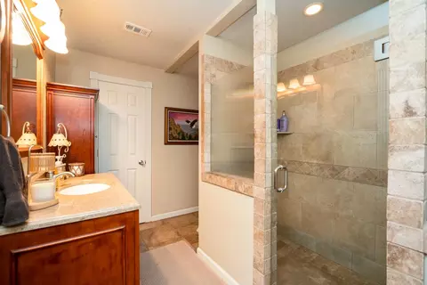 Bath - 4538 W Loop 281, Longview, TX 75604 photo 1 of 4