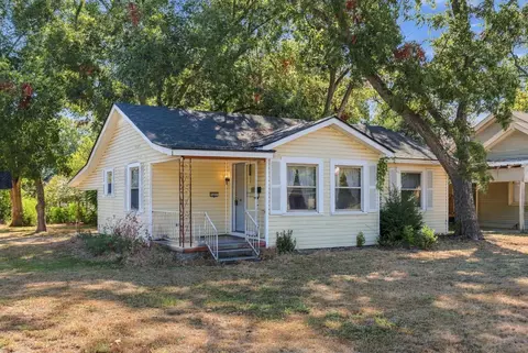 521 N Trinity St, Gilmer, TX 75644