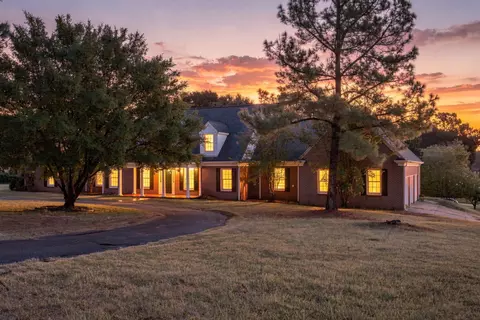 4208 Raguet St, Nacogdoches, TX 75965