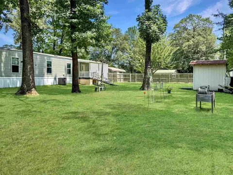 Exterior - 116 E Ave G, Hooks, TX 75561 photo 3 of 5